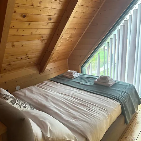 Vila Imanje Savcic *